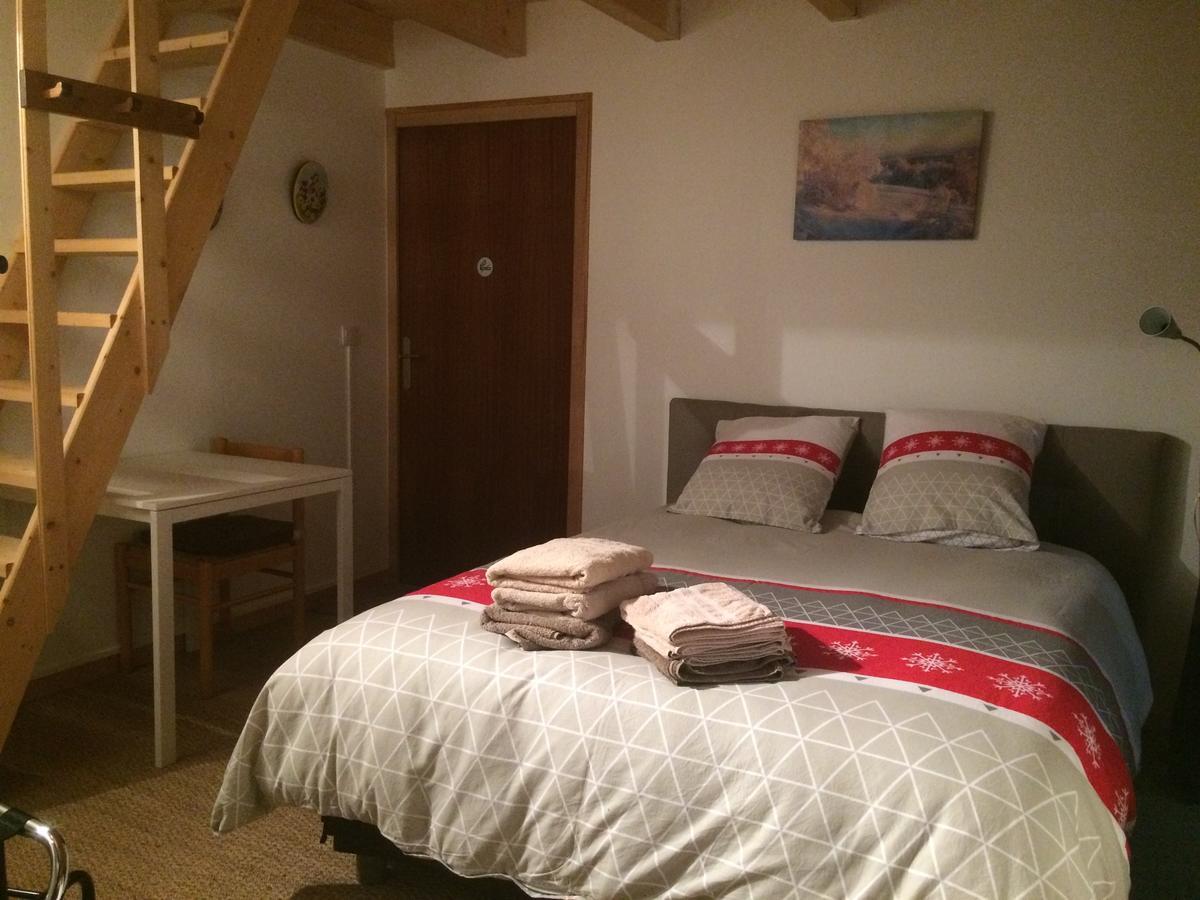 Le Saint Jo Bed & Breakfast La Feclaz Exterior photo